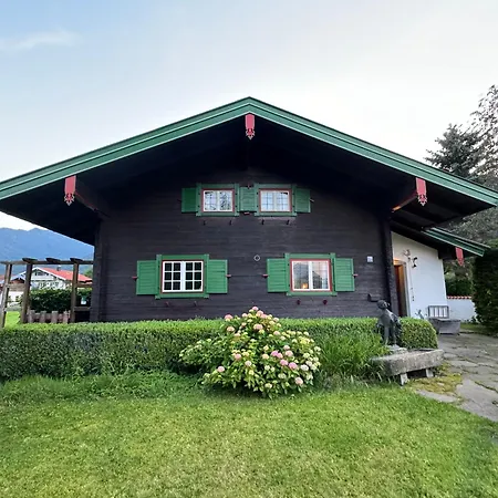 Haus Bergsteigerglueck Holiday home Schleching